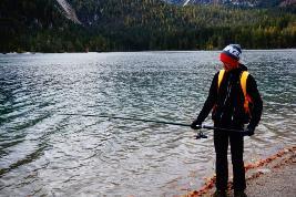 ad alta frequenza dei laghi e applicarle nel campo dello studio e della tutela degli ambienti lacustri.