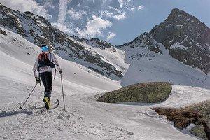 2019 10:00-16:00 ore SCIALPINISMO SUL KLAUSBERG Ad attendere gli scialpinisti, ogni giovedì ci sono le nostre piste perfettamente battute!