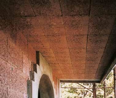 Per avere il massimo comfort abitativo 15 Il solaio Isotex consente di realizzare strutture a sbalzo, tipo cornicioni e balconi, con conseguente eliminazione del ponte termico.