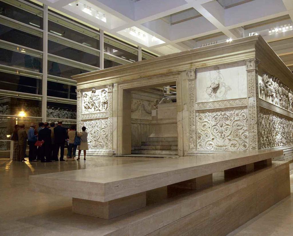 MUSEO DELL ARA PACIS Tra memoria storica e contemporaneità L Ara Pacis rappresenta uno degli esempi più notevoli dell arte classica. La sua costruzione fu votata dal Senato romano nel 13 a.c. per onorare le gesta vittoriose dell Imperatore Augusto.