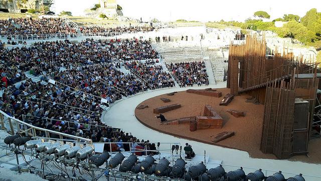54º Festval del teatro antico al Teatro greco di Siracusa. Quest'anno il fulcro delle tragedie proposte ha come intento quello di riflettere sul rapporto con il potere.