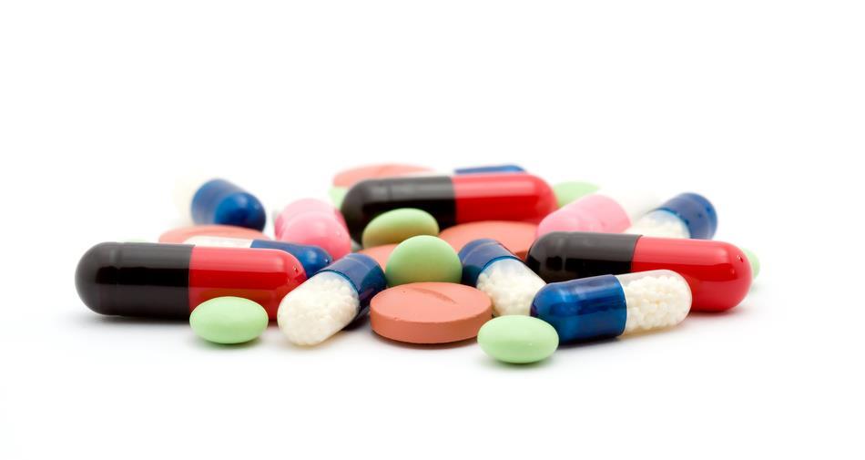 Somministrazione delle medicine Macinare le pillole fino a formare una polvere fine e quindi somministrarle.