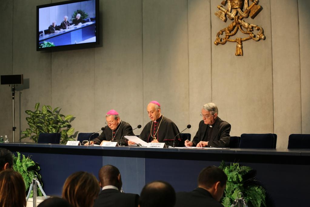 Nella città di san Francesco il Cortile dei Gentili organizza un incontro di dialogo tra credenti e non credenti sul tema della fede. 7-28 ottobre, Città del Vaticano.