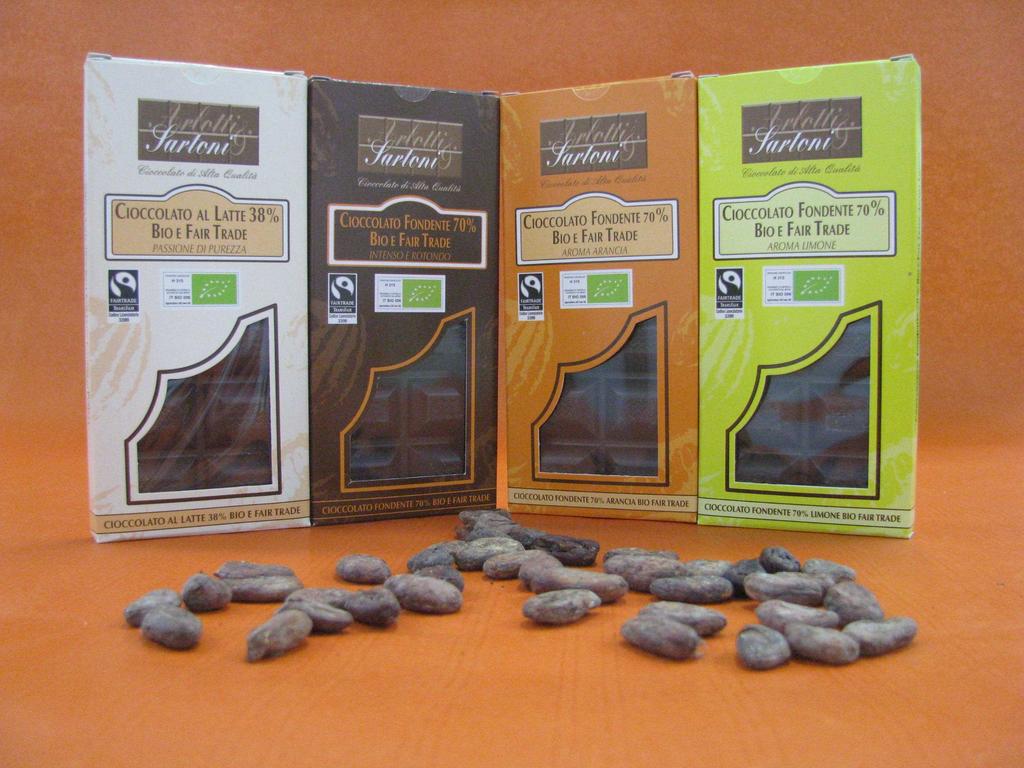 70% 90g 2,45 289 Tavoletta di % massa cacao no sugar add % 90g 2,70 290 Tavoletta di Cioccolato al latte Cacao Min 38% 90g 2,25 291 Tavoletta di Cioccolato Fondente Aroma Limone 70% 90g 2,40 292