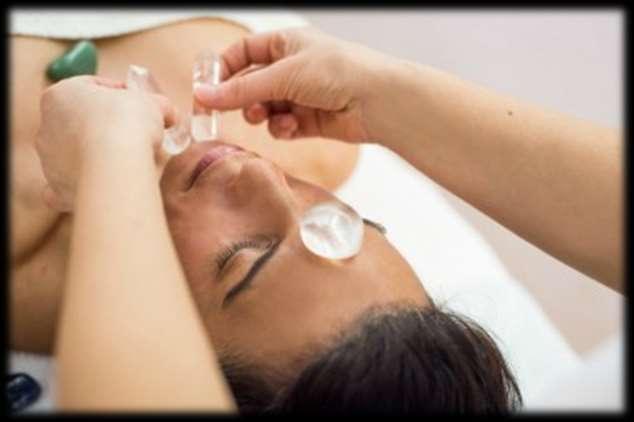 Indicazioni per effettuare un massaggio e un trattamento viso/corpo con i cristalli Copyright: www.