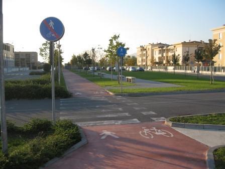 Altrettanto dicasi per gli attraversamenti pedonali disposti lungo i percorsi promiscui pedonali e ciclabili.