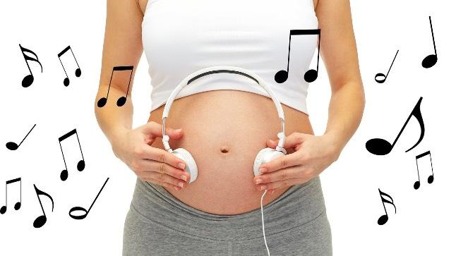 IL BAMBINO MUSICALE E LA MUSICALITÀ Il termine bambino musicale è usato in Musicoterapia per indicare l Essere musicale formatosi in noi fin dai primi mesi della gestazione.