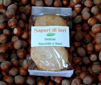 ) Sfizi di Canapa alle Nocciole Erbe Magiche* (Ingredienti: Farina 0, Granella di Nocciole Tostate, Vino bianco secco, Olio d oliva extravergine, Farina di canapa, Semi di canapa decorticati, Sale,