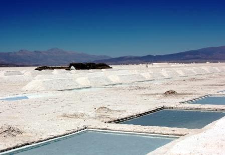 e quindi si lascia la valle principale per raggiungere Purmamarca, un pueblo disteso alle falde dello scenico Cerro dei Sette Colori (luogo protetto dall UNESCO).