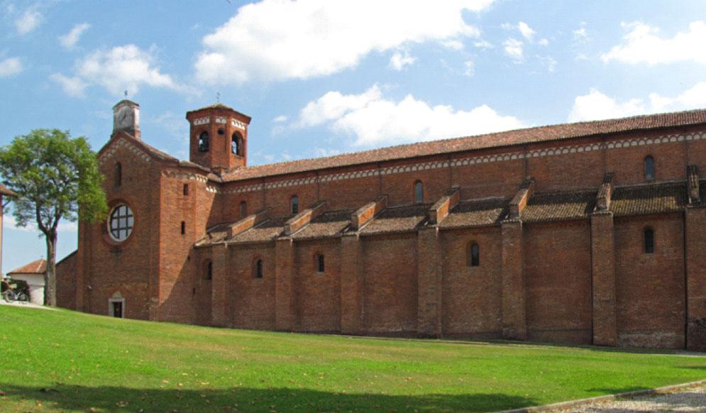 Museo dell abbazia Costituito dagli ambienti stessi del monastero cistercense, consente la visita al chiostro, alla sala capitolare, alle sale di lavoro dei monaci, alla sala dei fondatori, al