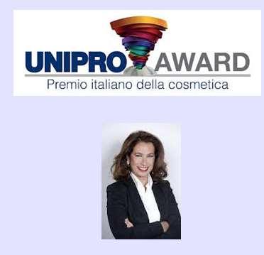 7 Febbraio 2013 Unipro Award: svelati i nomi delle aziende vincitrici È giunta alla sua tappa conclusiva l inedita esperienza dell Unipro Award, il Premio italiano della cosmetica.