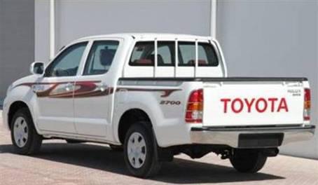 C) Toyota Hilyx 4x4 Le condizioni standard di noleggio includono: 1- Inclusi 400 km al giorno (km extra USD 1 cat. C / USD 2 cat. G) 2- assicurazione contro danni da collisione (franchigia 50.