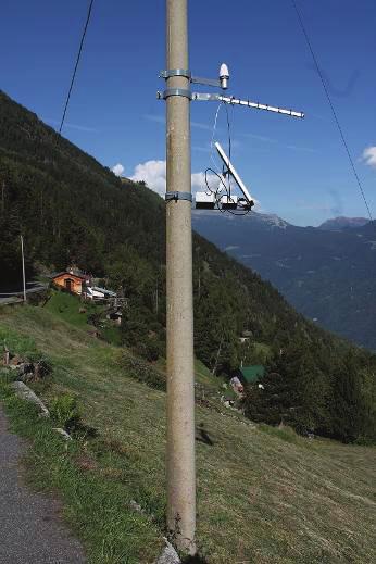 Nell installazione di antenne GPS, ricevitori, moduli di alimentazione elettrica e antenne per la trasmissione locale dei dati vengono sfruttate, laddove presenti, strutture come pali in acciaio di