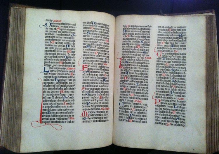 Altre proporzioni La Bibbia delle 42 righe stampata da Johann Gutenberg, è il primo libro stampato in Europa con l'aiuto dei caratteri mobili.