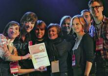 E INOLTRE... CROCE ROSSA GIOVENTÙ (CRG) DI BASILEA Il 6 novembre 2010 è stato conferito il YoungCaritas- Award, che premia l impegno sociale dei giovani.