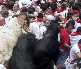 Al termine della festa vengono bruciate tutte tranne la