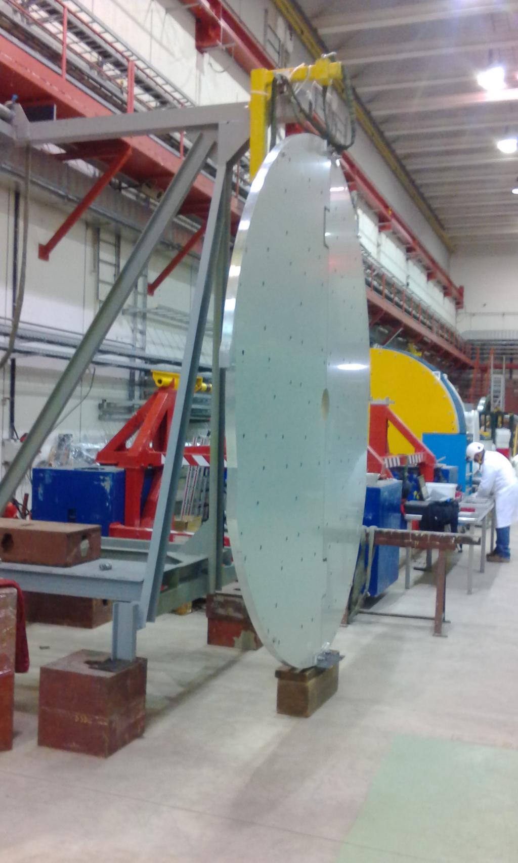 Stato dell attività 2014 RICH: L'installazione degli specchi del RICH e' cominciata il 12 Maggio quando e' arrivato al CERN il pannello di supporto che verra' movimentato e preparato, e