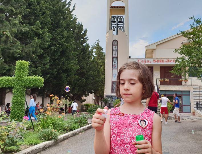 Gesù chiamò i Dodici e disse loro: Se uno vuole essere il primo, sia l ultimo di tutti ed il servo di tutti e preso un bambino, lo pose in mezzo e,