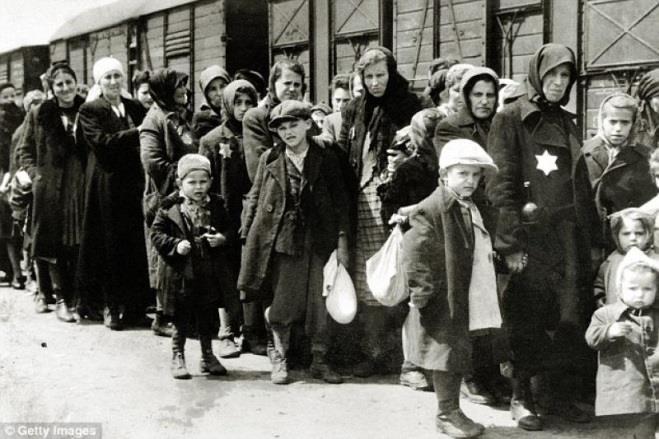 Era il 1938 e avevo allora otto anni, quando mio papà mi disse che non avrei più potuto andare a scuola perché io ero una bambina ebrea[ ].