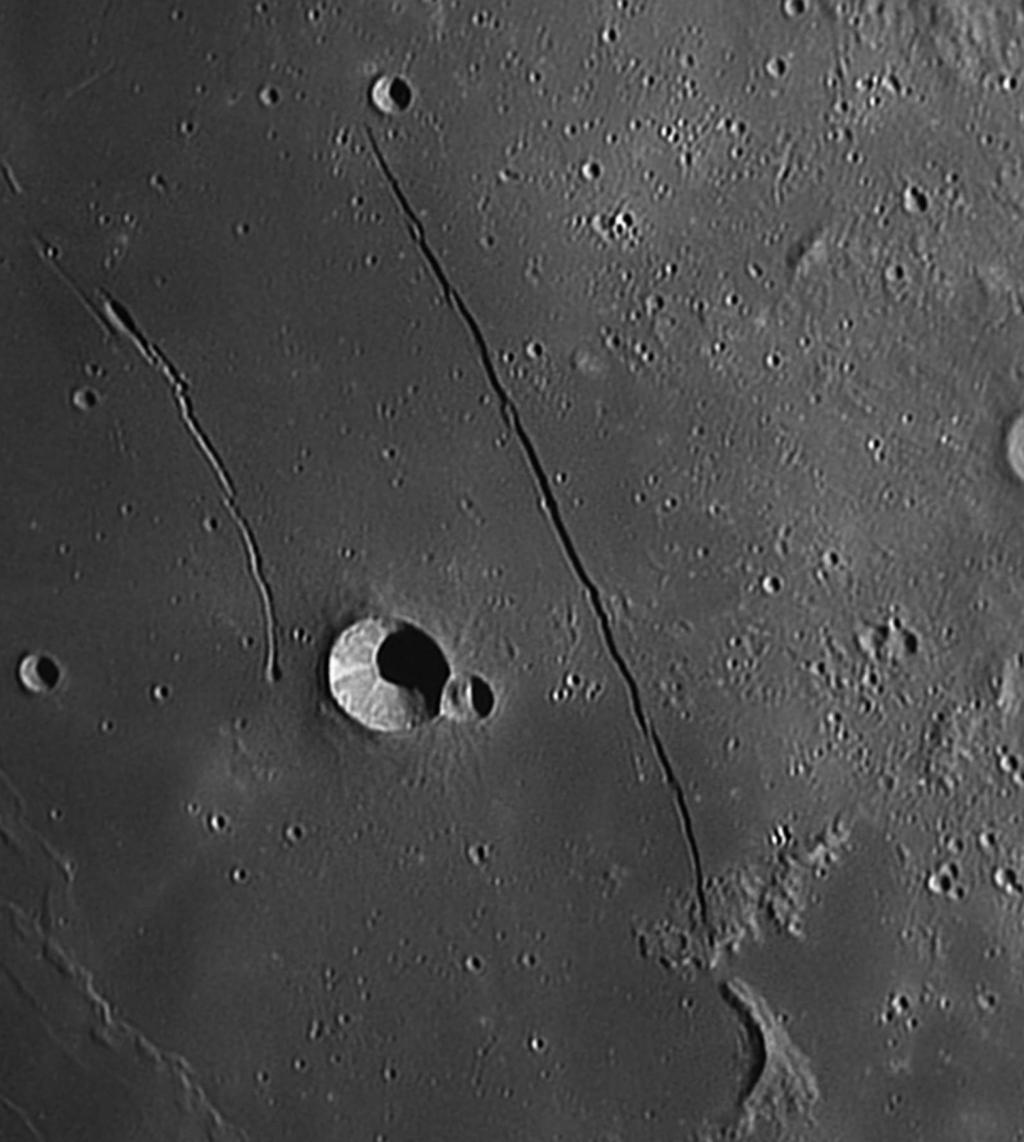 Le foto della Sezione di Ricerca Luna - UAI Rupes Recta (ingrandimento dell'immagine precedente Mare Nubium) 24-05-2018 Alle 19:45 T.U. SC 14 Barlow 2.