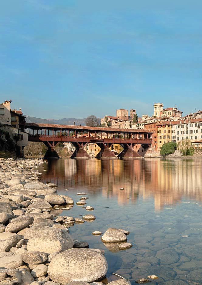Mai come in questi mesi Bassano del Grappa è, in tutto il mondo, la città del Ponte degli Alpini.