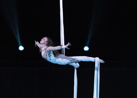 nella mente degli spettatori di tutte le età: Le Cirque with the World s Top Performers.
