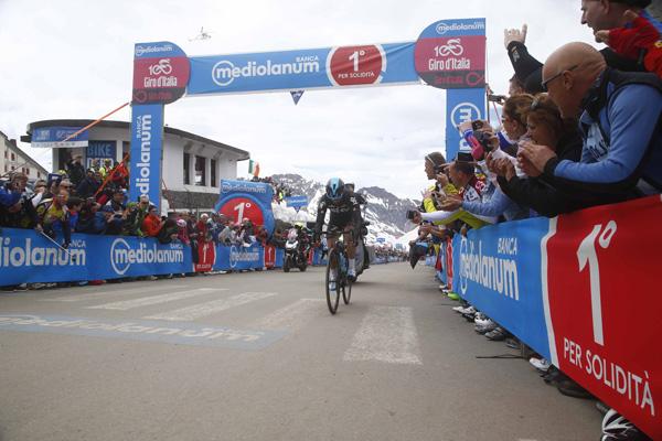 CONFE RENZA STAMPA Il vincitore di tappa Vincenzo Nibali ha dichiarato: Sono veramente felice di aver vinto questa tappa bellissima: una frazione spettacolare e difficile, con lo Stelvio, la montagna