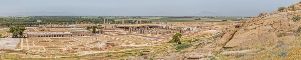 Pranzo durante il percorso a Persepoli Pomeriggio: visita Persepoli,