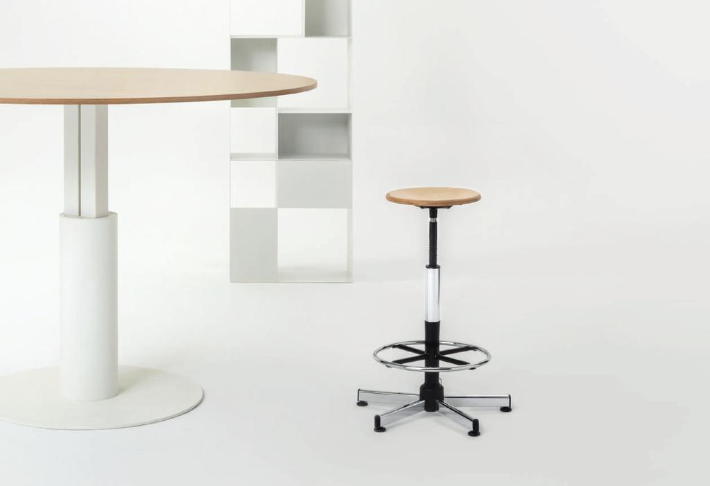 WORK Stool characterized by an industrial look typical of past years,