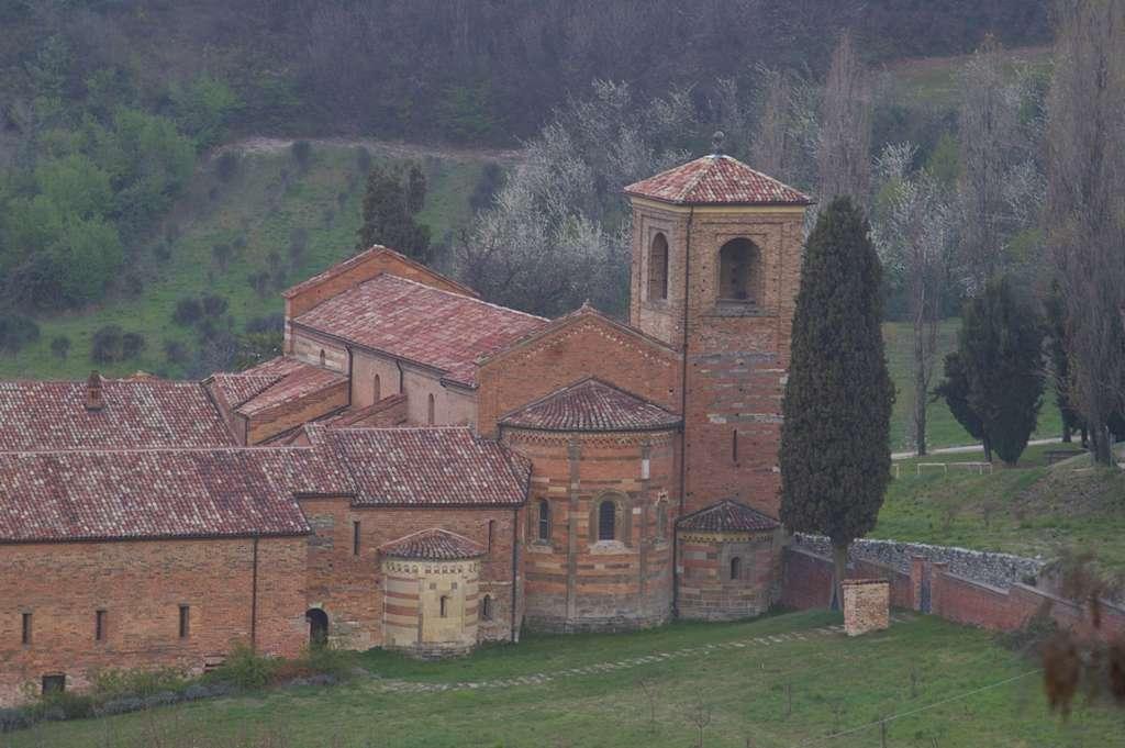 Veduta della Canonica di Santa Maria di Vezzolano,