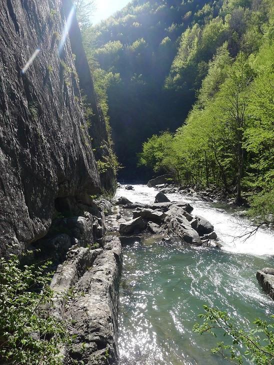 2 nuove ferrate a Civago Per tutti gli amanti dell arrampicata e in particolare delle vie ferrate, descriviamo oggi due itinerari allestiti di recente vicino a Civago, nell appennino reggiano.