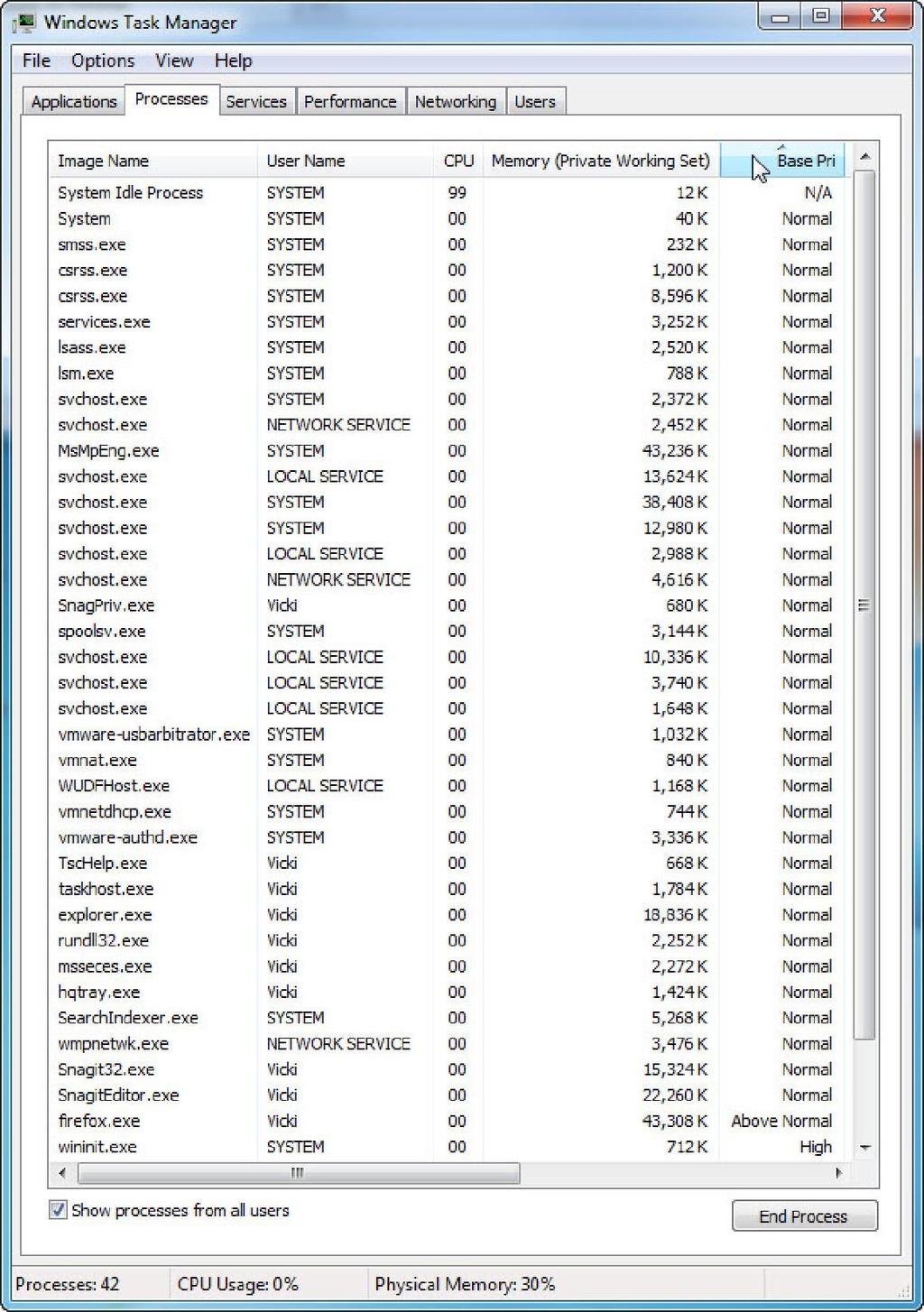 Espandere la larghezza di "Gestione Attività di Windows" in modo che la colonna "Priorità di Base" sia visibile. Fare clic su Priorità di Base. Quale nome immagine ha una priorità di base di N/D?