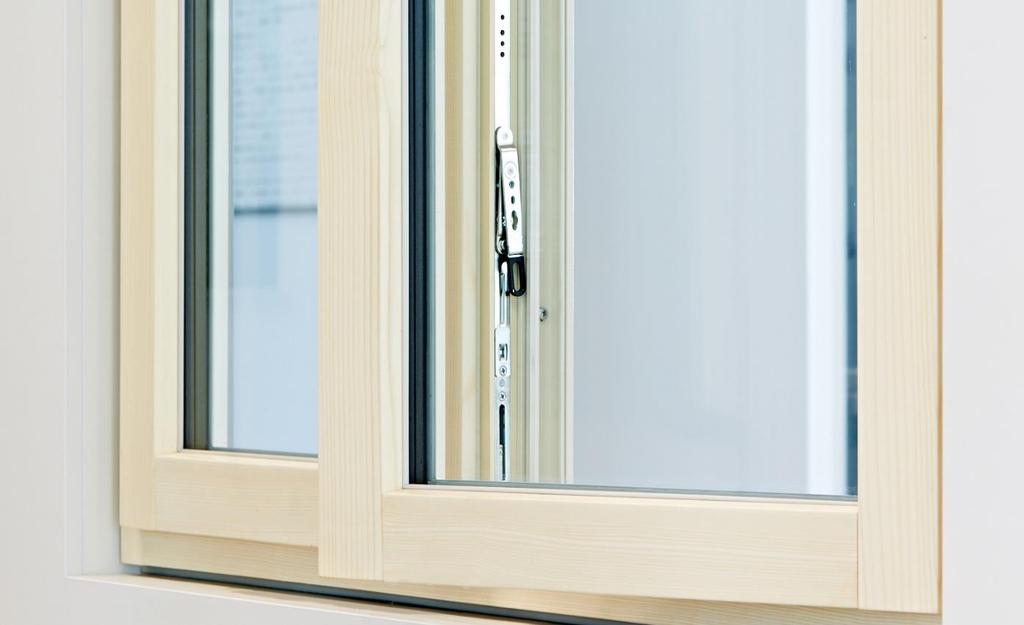 funzionali. belli. Pagina 2 La classica finestra in legno nella sua forma più innovativa. Legno massiccio all interno. il migliore isolamento grazie al nucleo in PVC.