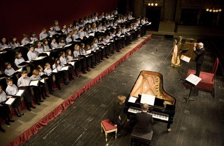 Il percorso formativo ha l obiettivo di preparare allievi che al termine del biennio siano in grado di far parte dell organico del Coro voci bianche dell Accademia del Teatro alla Scala per poter