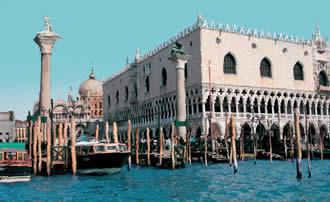 Venezia Classica (Partenza ore 7.10 / arrivo previsto ore 21.00) Gita alla scoperta di una delle più famose città del mondo. Arrivo a Venezia intorno alle ore 11:00.