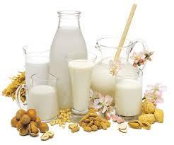 COLAZIONE Tazza di latte dolcificato con un cucchiaino di miele e cereali
