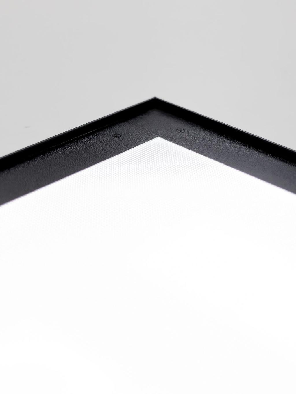 kg/m 2 Materiali acrilico (PMMA) - alluminio Uso interno acrilico (PMMA) - alluminio OPTIONAL (a richiesta) 4 lati LED Variante sagomata 2D Forabile a richiesta LED Flusso luminoso input Flusso