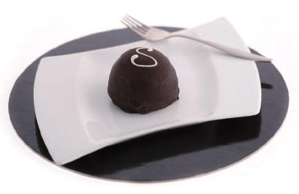 SOUFFLè AL CIOCCOLATO Pezzi per confezione: 9 g 100 Soufflé con cuore morbido al cioccolato.