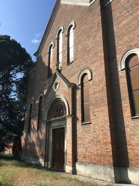 mattoni comuni bolognesi, fondazioni in ghiaia e sasso, solai di interpiano in legno rinforzato con soletta di calcestruzzo armata, o cemento armato tipo bausta.