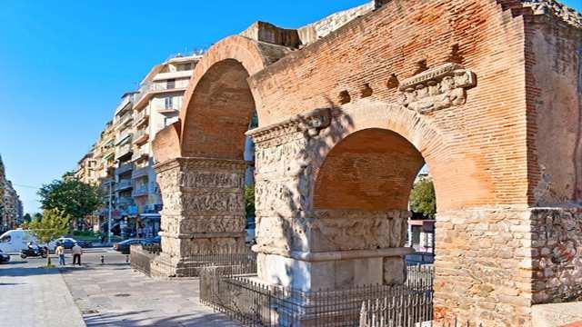 Salonicco - Rotonda di Aghios Georghios. II giorno (lunedì 28 ottobre 2019). Giornata dedicata alla visita a piedi di Salonicco, seconda città della Grecia per importanza artistica e finanziaria.