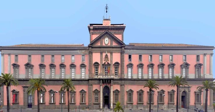 Raccoglie reperti risalenti fin dalla preistoria, e delle città sepolte dall'eruzione del Vesuvio, Pompei ed Ercolano.