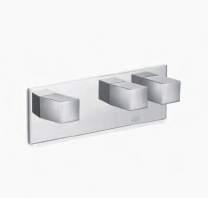 ] 36 335 730* 2 valves with diverter for wall mounting 2 rubinetti con deviatore per montaggio a muro 2 válvulas con inversor para montaje a pared 36 010 730* Wall-mounted single-lever shower mixer