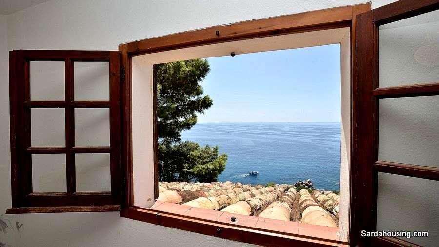 4 Torre delle Stelle Villa Delfino: vista sul mare da una camera da letto sulla costa sud-orientale in Sardegna, a 30 km da Cagliari Situata in
