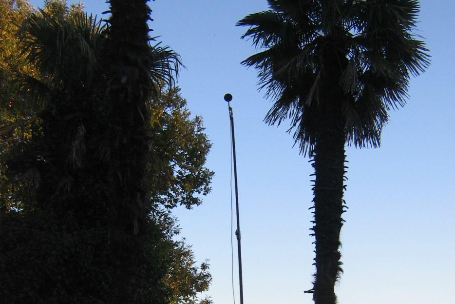 Postazione di misura A- Municipio verso Via Risorgimento La postazione di misura è stata individuata per caratterizzare il clima acustico, oltre che dell edificio pubblico, anche di questa zona