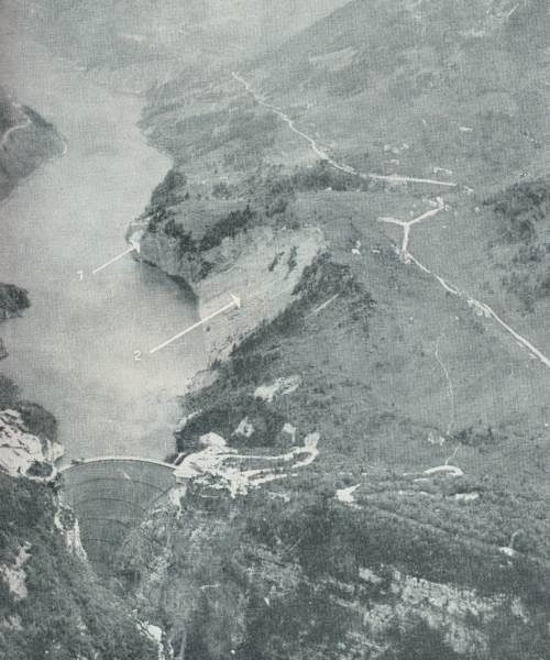 marzo 1960 novembre 1960 4 Novembre 1960: Una frana di 700.000 m 3 cade nel bacino con il lago a quota 650 m e provoca un onda di 2 m di altezza.
