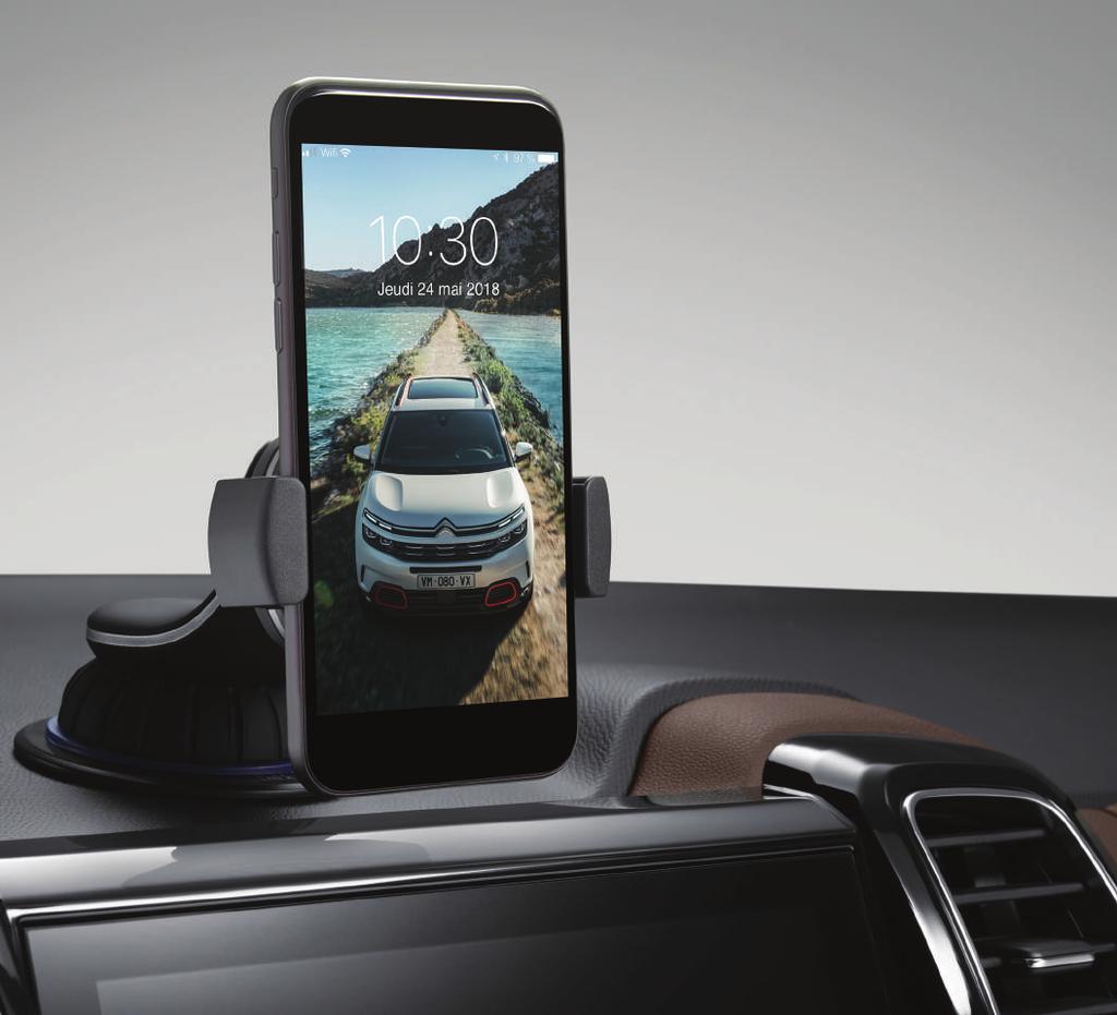 multimedia avete detto smartphone? Rimanete connessi con il mondo esterno in modo sicuro attraverso gli accessori Citroën per la telefonia mobile. Supporto universale per smartphone Cod.