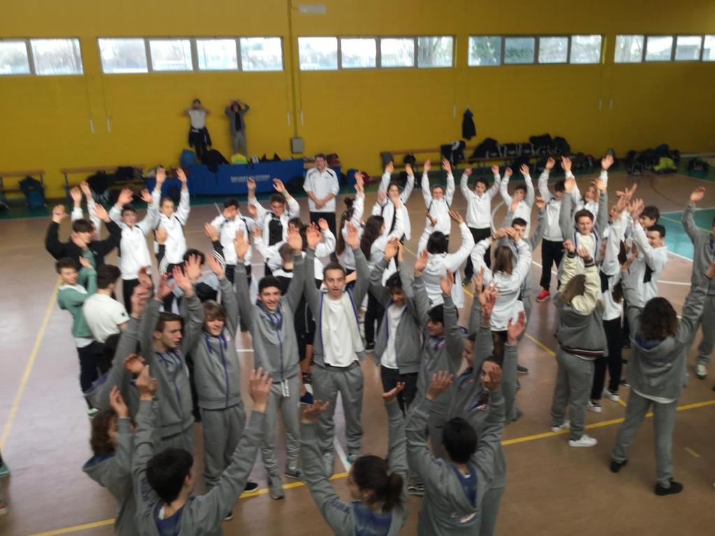 in acqua ed nihockey in palestra)con le corrispondenti classi dei Licei ad indirizzo