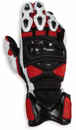 Calzata ottimizzata per la guida sportiva. Technical solutions: Carbon fiber protections on the knuckles, phalanges and abrasion resistant shells on lower palm.