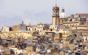 La città contende alla vicina Caltanissetta il baricentro geometrico della. Per la sua posizione centrale nell isola venne detta sin dai tempi più remoti Ombelico della.