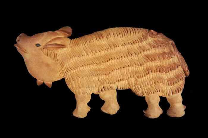 Si tratta di un pane tradizionale di zenzero calabrese, a forma di pecora, dai libri di inventario del Museo dell'uomo.